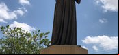 Estátua em homengem a São Francisco de Assis, no Santuário que leva seu nome