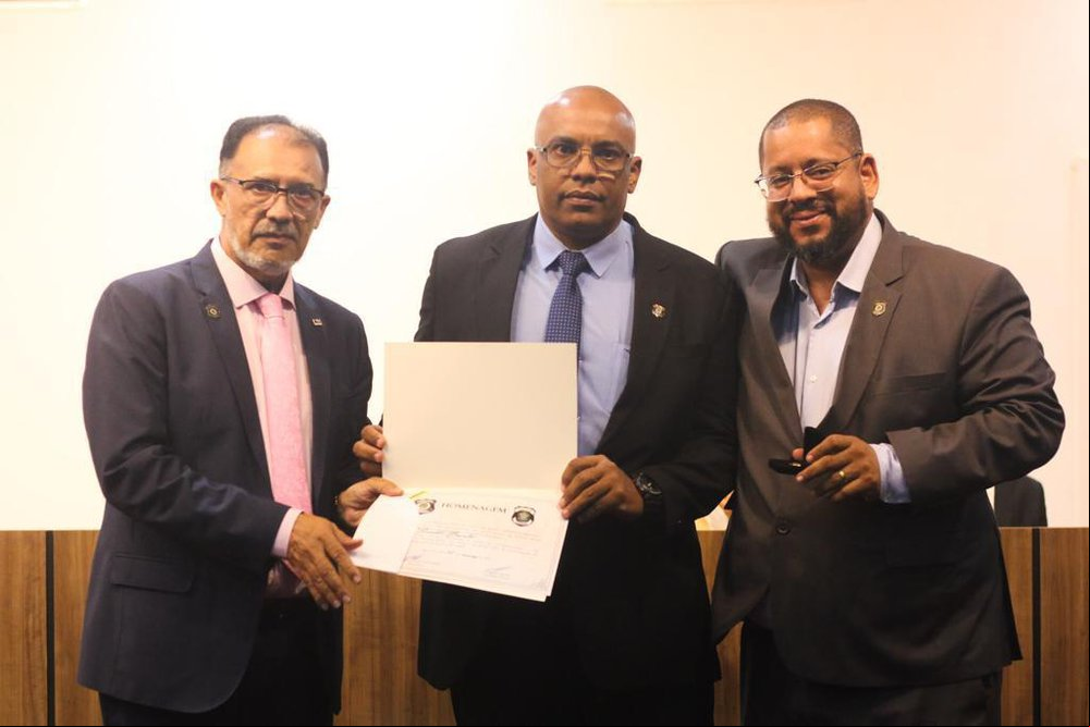 Presidente da AGEPPEN-Brasil, Jacinto Teles, Presidente do Sindcop, Gilson Barreto (Foto: Thanandro Fabrício para o JTNEWS) Presidente da AGEPPEN-Brasil, Jacinto Teles, Presidente do Sindcop, Gilson Barreto (Foto: Thanandro Fabrício para o JTNEWS)