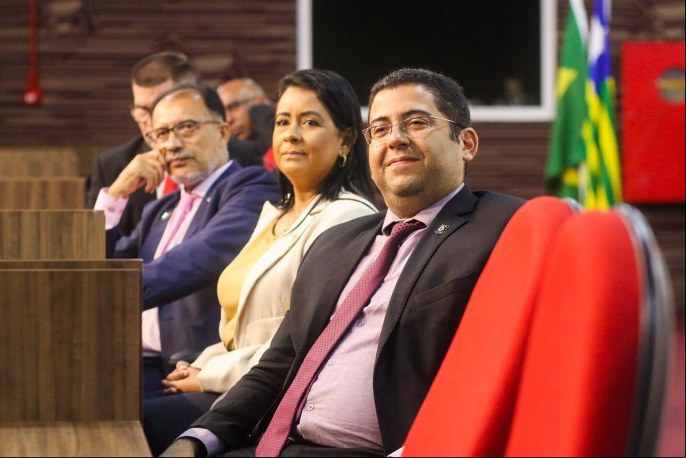Presidente da AGEPPEN-Brasil, Jacinto Teles, vice-presidente da OAB Piauí, Daniela Freitas e Sandro Abel Barradas, diretor de Políticas Penitenciárias do DEPEN (Foto: Thanandro Fabrício para o JTNEWS) Presidente da AGEPPEN-Brasil, Jacinto Teles, vice-presidente da OAB Piauí, Daniela Freitas e Sandro Abel Barradas, diretor de Políticas Penitenciárias do DEPEN (Foto: Thanandro Fabrício para o JTNEWS)