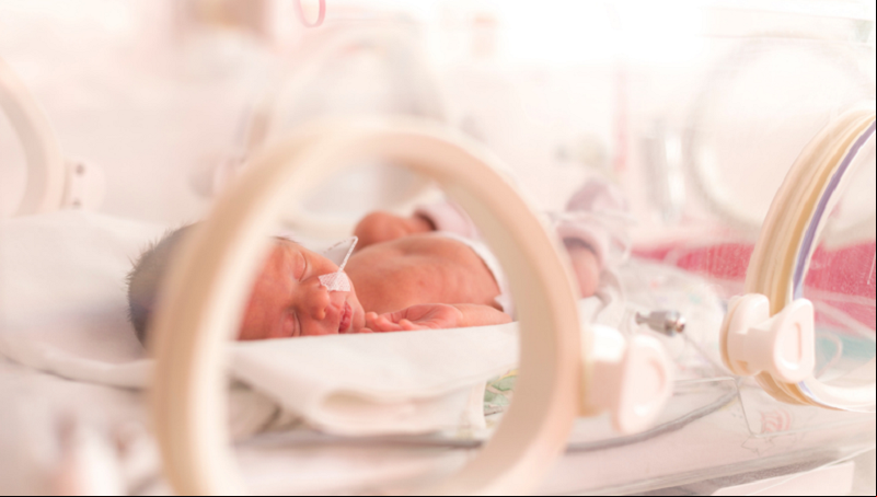 Dependendo do tamanho do bebê prematuro, apenas 1ml de leite materno será capaz de saciá-lo.