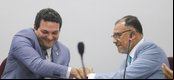 Advogado Jacinto Teles e presidente da OAB-PI, Celso Barros durante solenidade de posse da nova diretoria da Comissão de Estudos Constitucionais