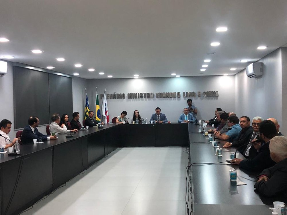 Solenidade de posse da nova diretoria da Comissão de Estudos Constitucionais da OAB-PI (Foto: Laís Vitória/JTNEWS) Solenidade de posse da nova diretoria da Comissão de Estudos Constitucionais da OAB-PI (Foto: Laís Vitória/JTNEWS)