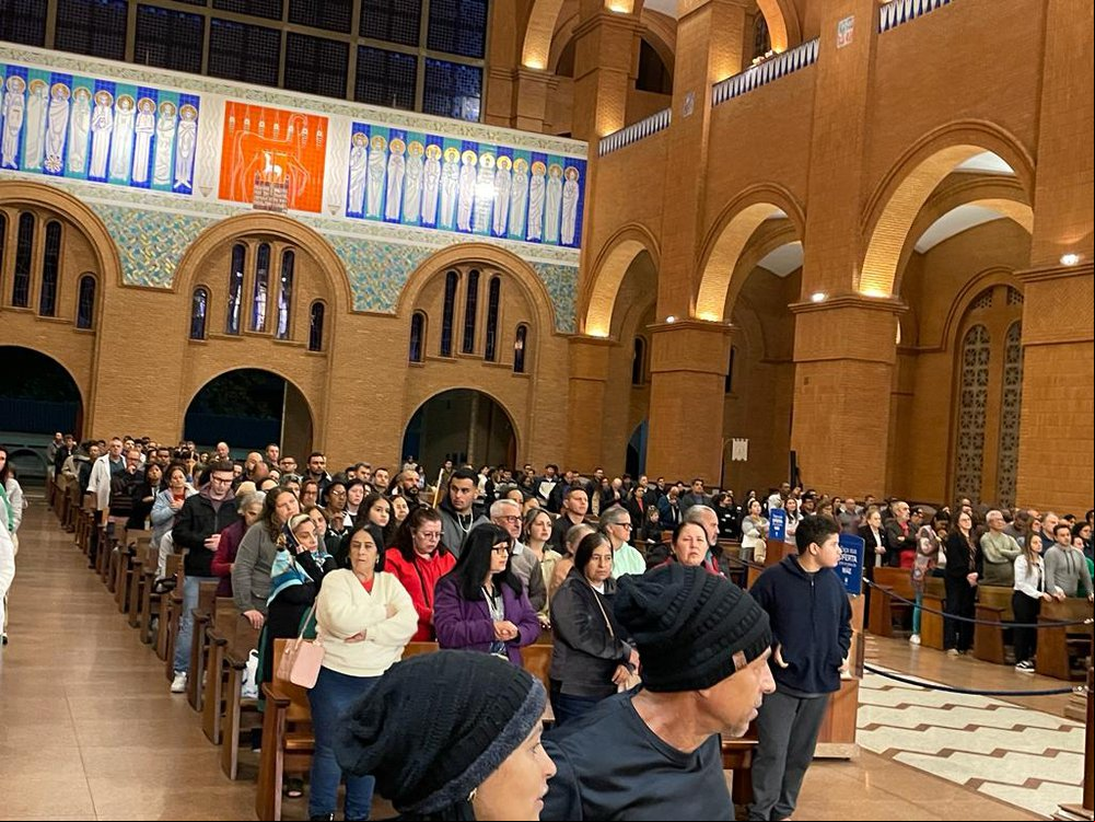 Fiéis durante celebração em homenagem a Nossa Sra. Aparecida. (Foto: Jacinto Teles | JTNEWS) Fiéis durante celebração em homenagem a Nossa Sra. Aparecida. (Foto: Jacinto Teles | JTNEWS)