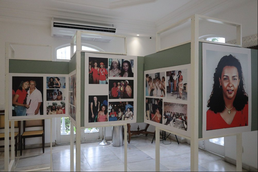 A petista histórica começou a carreira como liderança popular, coordenando a Pastoral da Juventude, ligada à Arquidiocese de Teresina. (Foto: Reprodução | Exposição fotográfica "Trindade Vive") A petista histórica começou a carreira como liderança popular, coordenando a Pastoral da Juventude, ligada à Arquidiocese de Teresina. (Foto: Reprodução | Exposição fotográfica "Trindade Vive")
