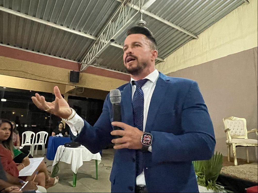 Advogado palestrante Fabiano Lopes, que abriu o primeiro dia do XVII Ciclo de Estudos Jurídicos da Faculdade R. Sá. (Foto: Comunicação Faculdade R. Sá) Advogado palestrante Fabiano Lopes, que abriu o primeiro dia do XVII Ciclo de Estudos Jurídicos da Faculdade R. Sá. (Foto: Comunicação Faculdade R. Sá)