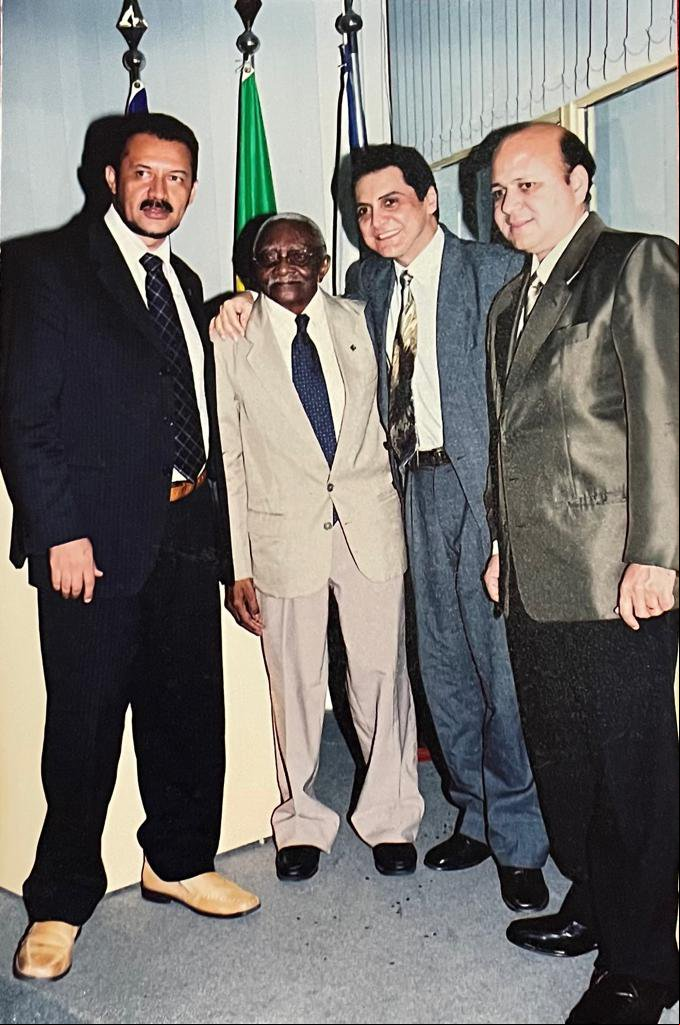 Jacinto Teles, Júlio Romão, João Claúdio Moreno e o jornalista Zózimo Tavares, atualmente preside a Academia Piauiense de Letras (Foto: Arquivo Pessoal | Jacinto Teles) Jacinto Teles, Júlio Romão, João Claúdio Moreno e o jornalista Zózimo Tavares, atualmente preside a Academia Piauiense de Letras (Foto: Arquivo Pessoal | Jacinto Teles)