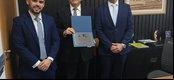 O Procurador Geral do Estado, Dr. Francisco Pierot, ao centro o homenageado, Des. Sebastião Ribeiro Martins, e o Dr. Evaldo Pádua, presidente da Associação dos Procuradores do Estado do Piauí.