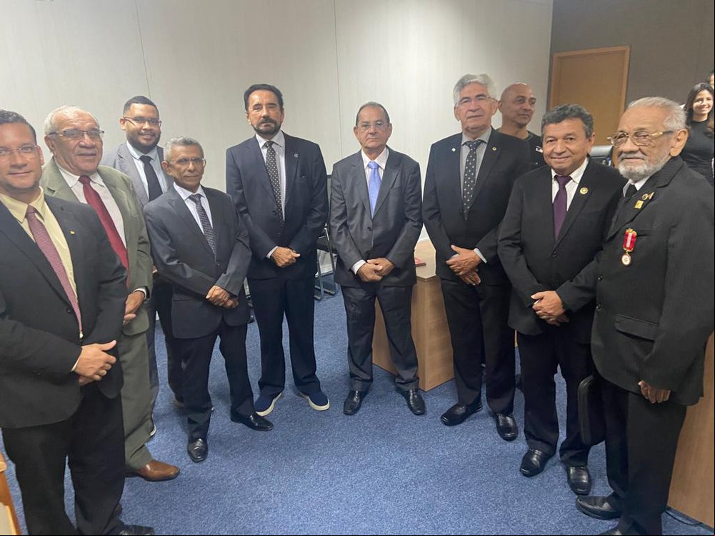 Magistrados marcam presença em solenidade realizada pela ALMAPI no TJ-PI. (Foto: ALMAPI) Magistrados marcam presença em solenidade realizada pela ALMAPI no TJ-PI. (Foto: ALMAPI)