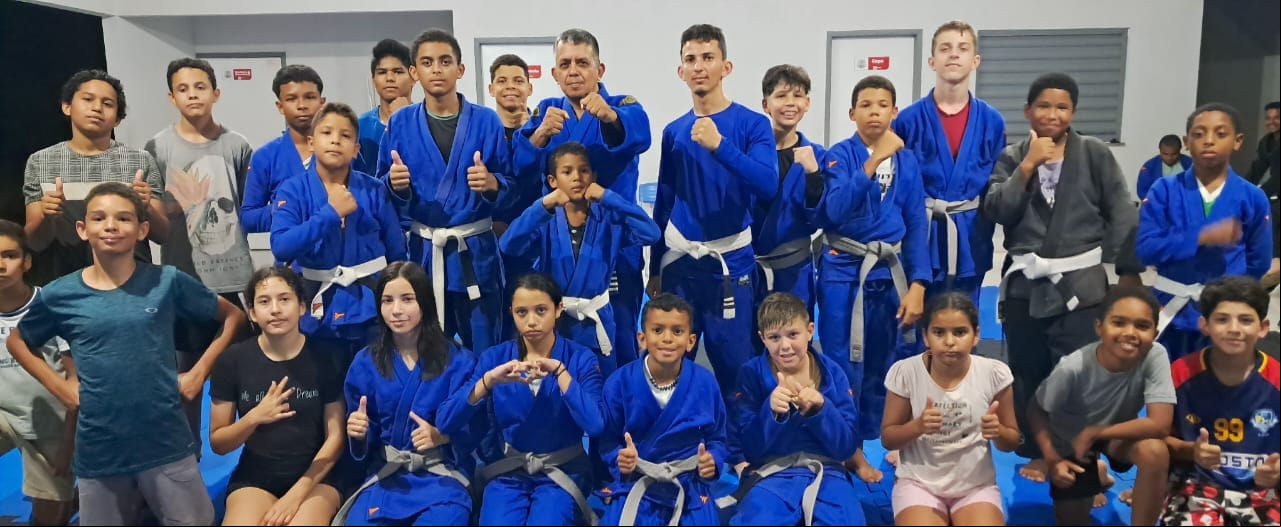 Projeto social com aulas de jiu-jitsu em Baixa Grande do Ribeiro